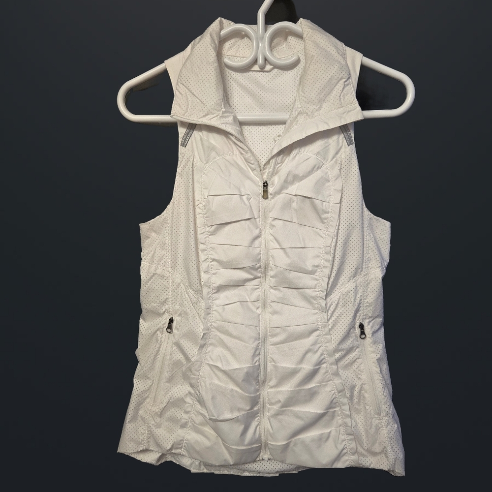 Lululemon Run:‎ Take Flight Vest - Size 4